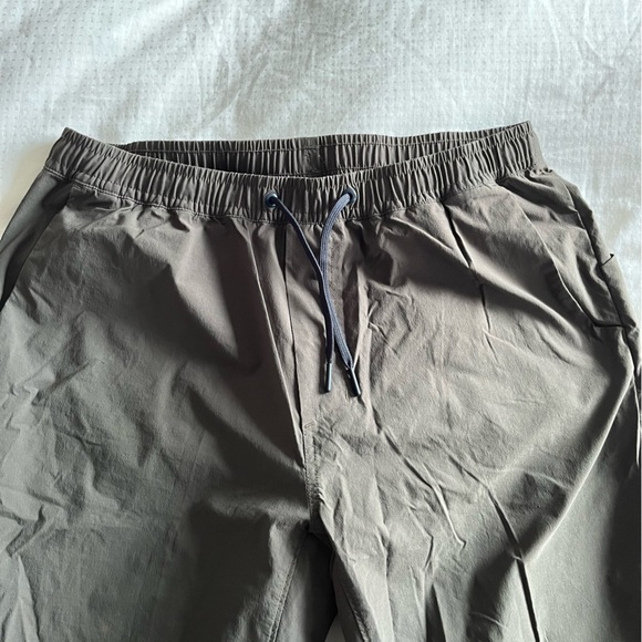 Mountain Hardware stretch fit hiking pants - Picture 2 of 2
